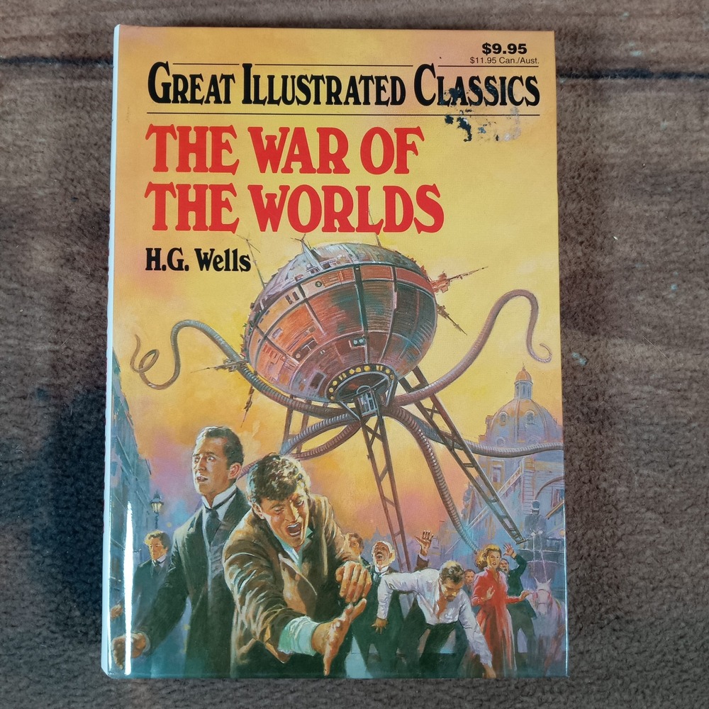 Classics The War of the Worlds H G Wells Adapted by Malvina G Vogel Paperback